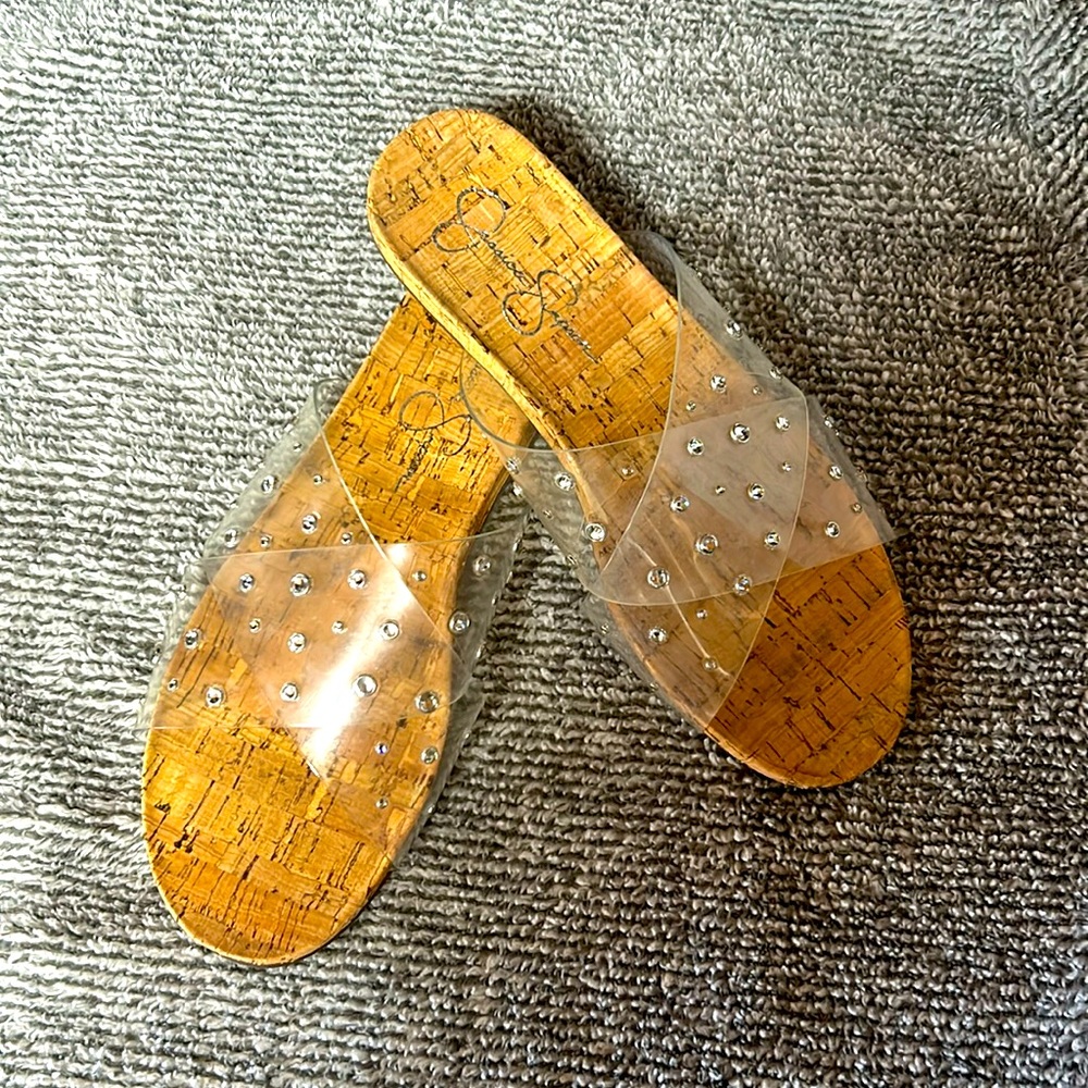 New in box 6.5 box says size 7